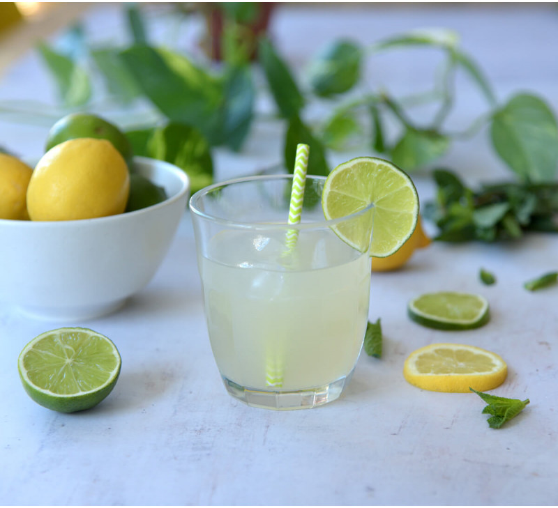 verre jus-concentre-citron-vert-menthe-litchi-equateur-equitable-bio-ethiquable