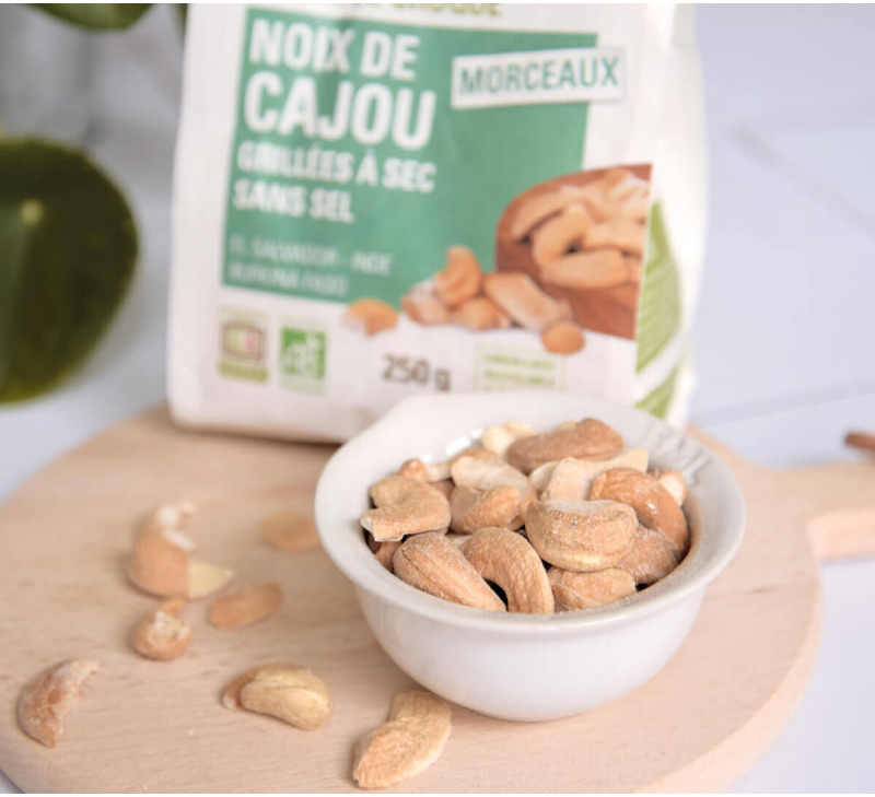 ethiquable morceaux noix cajou grillees salees equitable bio 250g