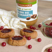 Biscuits vegan cacahuètes et groseille