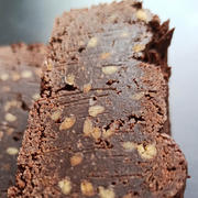 https://cuisinez.ethiquable.coop/recette-equitable-bio/brownie-seigle-tournesol